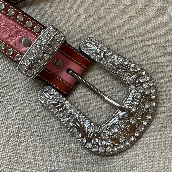 3D Pink Rhinestone Belt 32” - Picture 2 of 7